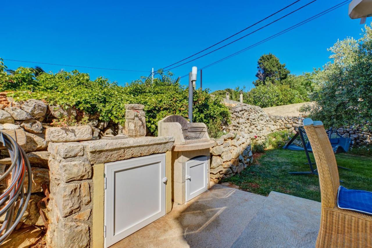 Apartment Tena Veli Losinj Bagian luar foto