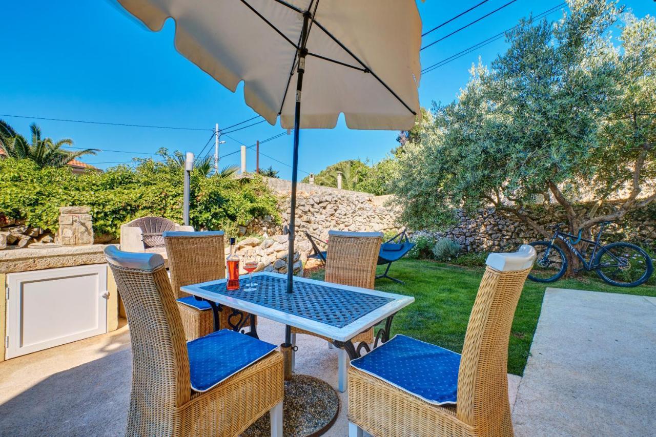 Apartment Tena Veli Losinj Bagian luar foto