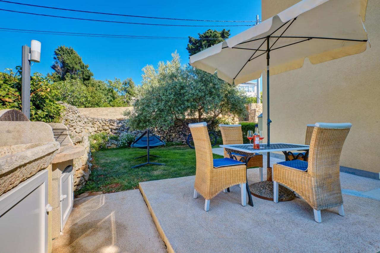 Apartment Tena Veli Losinj Bagian luar foto