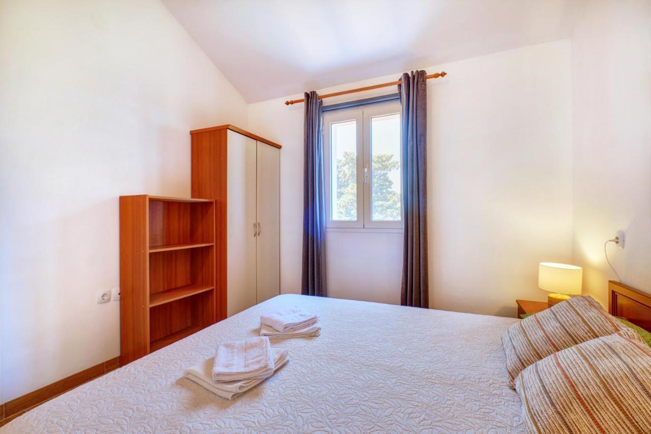 Apartment Tena Veli Losinj Bagian luar foto