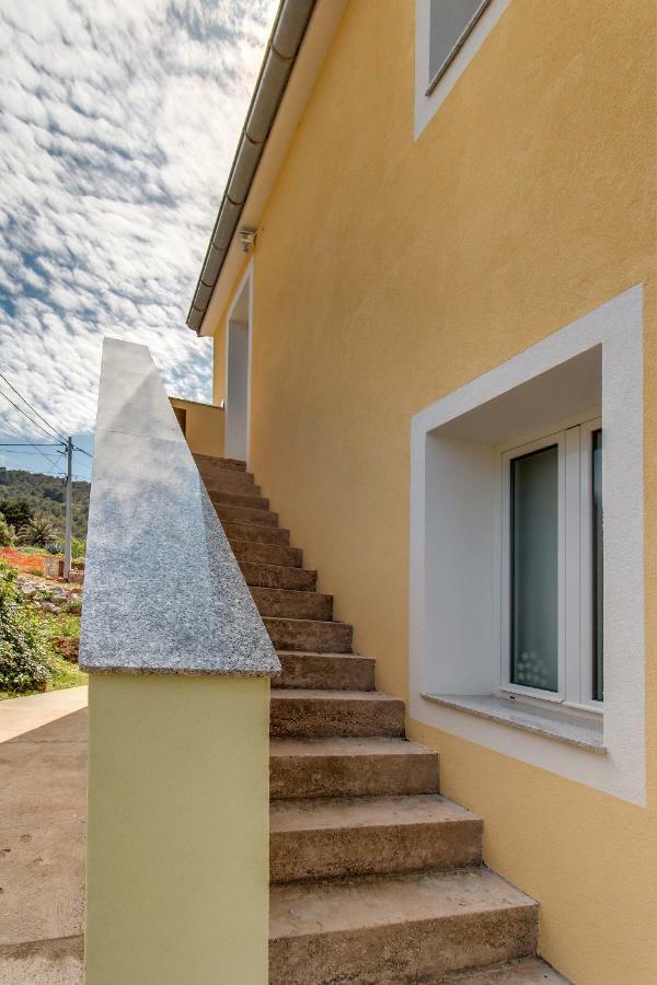 Apartment Tena Veli Losinj Bagian luar foto