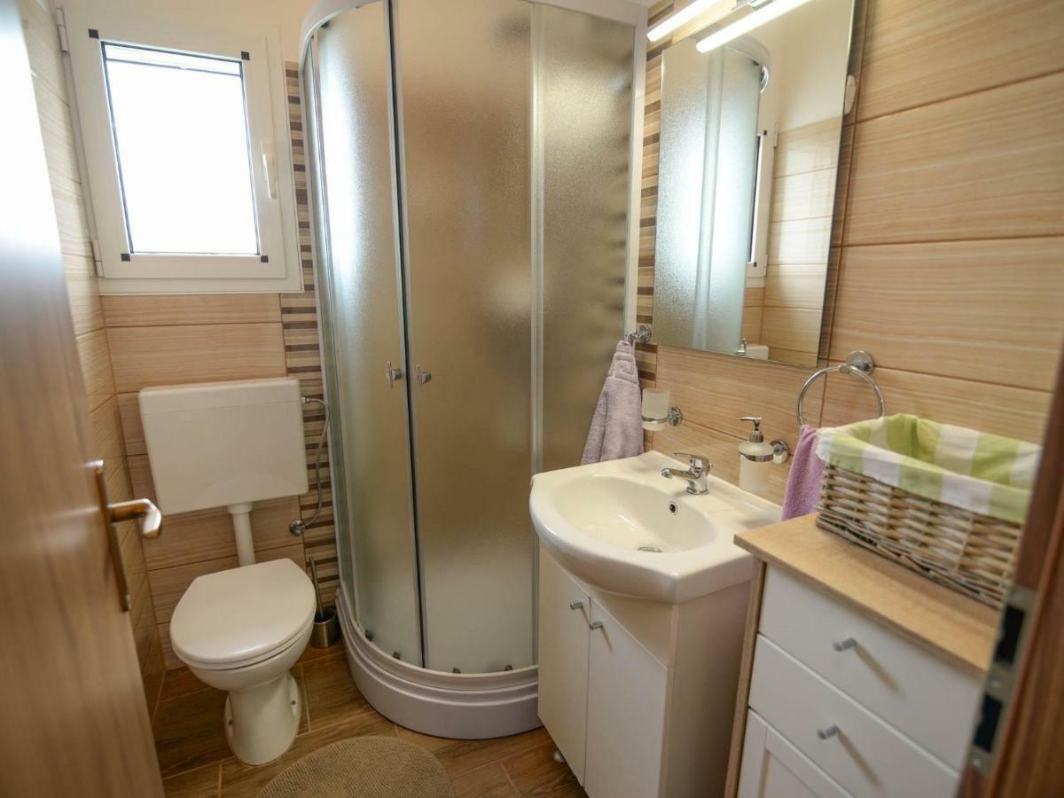 Apartment Tena Veli Losinj Bagian luar foto