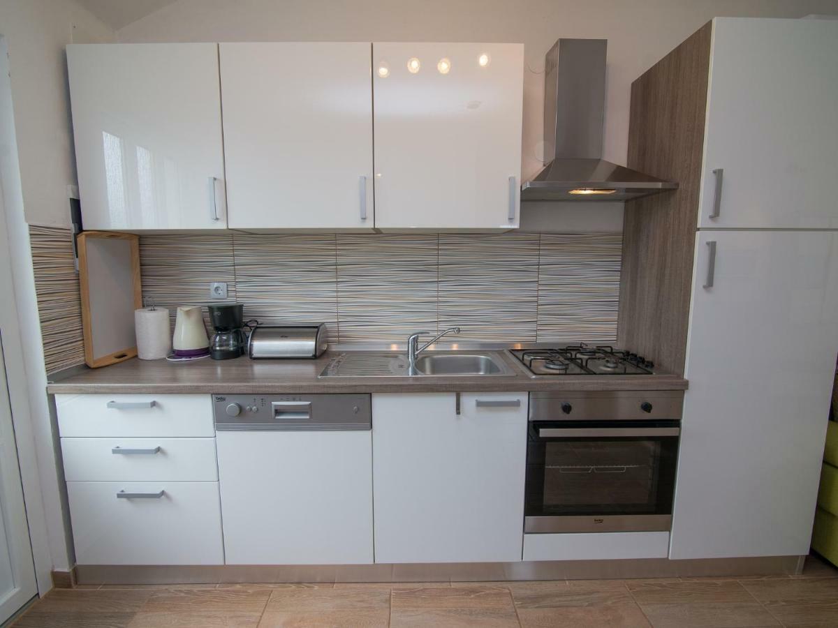 Apartment Tena Veli Losinj Bagian luar foto